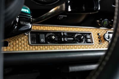 107万3750ドル（邦貨換算約1億6643万円）で落札されたポルシェ「911 リイマジンド バイ シンガー」（C）Courtesy of RM Sotheby's