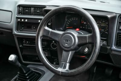 7万5000ポンド〜9万5000ポンド(邦貨換算約1580万円〜約2000万円)で現在も販売中のフォード「シエラRS500」(C)iconicauctioneers