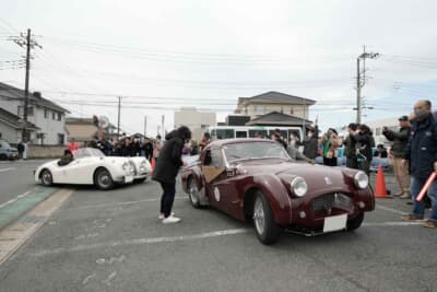 CP「社会福祉法人まごころ」では、多くの利用者や職員が出迎えた