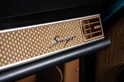 107万3750ドル（邦貨換算約1億6643万円）で落札されたポルシェ「911 リイマジンド バイ シンガー」（C）Courtesy of RM Sotheby's