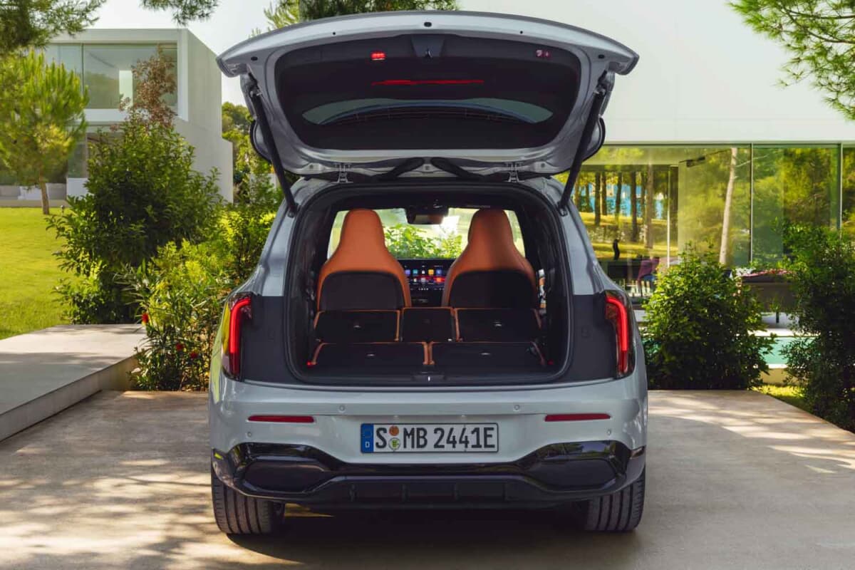 新型GLB：2〜3列目シートを倒すと広大なラゲッジになる