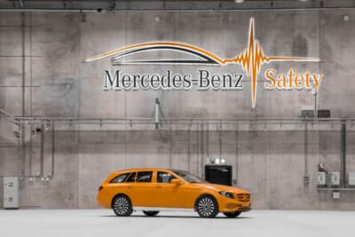 2016年新たに完成したこのジンデルフィンゲンの近代的なメルセデス・テクノロジーセンター（MTC）では、最新鋭の気候風洞テスト、毎年最大900回の各衝突テスト、ドライビング・シュミレーターを設置。常に革新の安全性を追求している