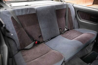 7万5000ポンド〜9万5000ポンド(邦貨換算約1580万円〜約2000万円)で現在も販売中のフォード「シエラRS500」(C)iconicauctioneers