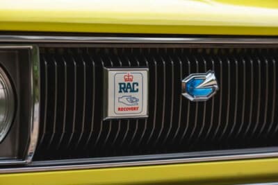 2万〜2万5000ポンド（約420万0000円〜526万0000円）で現在も販売中のトヨタ「カリーナ」（C）iconicauctioneers