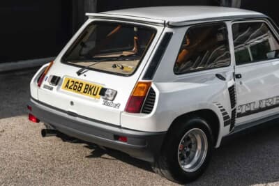 8万8875英ポンド（邦貨換算約1850万円）で現在も販売中のルノー「5ターボ2」（C）iconicauctioneers