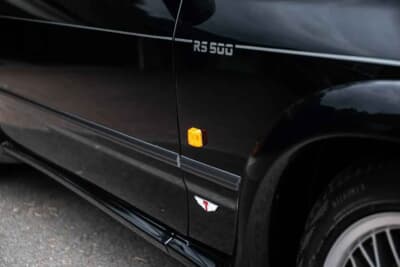 7万5000ポンド〜9万5000ポンド(邦貨換算約1580万円〜約2000万円)で現在も販売中のフォード「シエラRS500」(C)iconicauctioneers