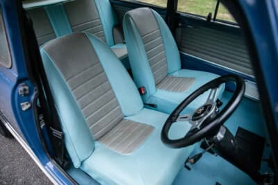 1万7438英ポンド（邦貨換算約362万円）で落札されたオースティン「ミニ クーパー マークII」（C）iconicauctioneers