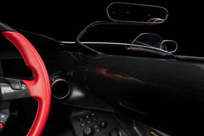 253万6250ドル(邦貨換算約3億9210万円)で落札されたフェラーリ「モンツァSP2」(C)Courtesy of RM Sotheby's