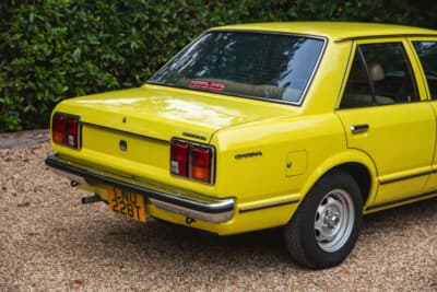 2万〜2万5000ポンド（約420万0000円〜526万0000円）で現在も販売中のトヨタ「カリーナ」（C）iconicauctioneers