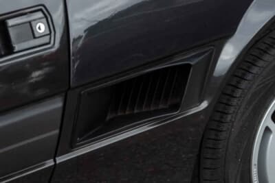 8100英ポンド（邦貨換算約170万円で落札されたベルトーネ「X1/9」（C）iconicauctioneers