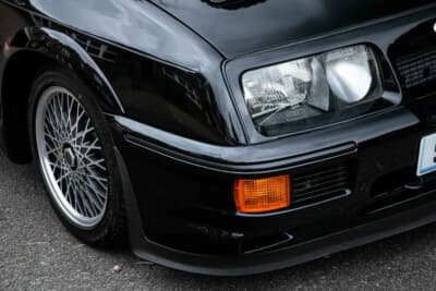 7万5000ポンド〜9万5000ポンド(邦貨換算約1580万円〜約2000万円)で現在も販売中のフォード「シエラRS500」(C)iconicauctioneers