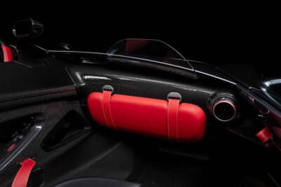 253万6250ドル(邦貨換算約3億9210万円)で落札されたフェラーリ「モンツァSP2」(C)Courtesy of RM Sotheby's