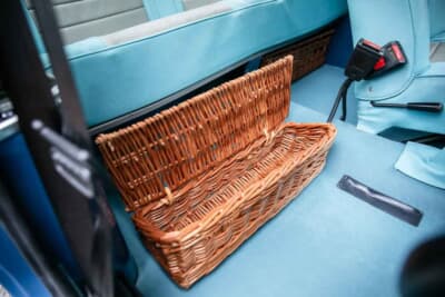 1万7438英ポンド（邦貨換算約362万円）で落札されたオースティン「ミニ クーパー マークII」（C）iconicauctioneers