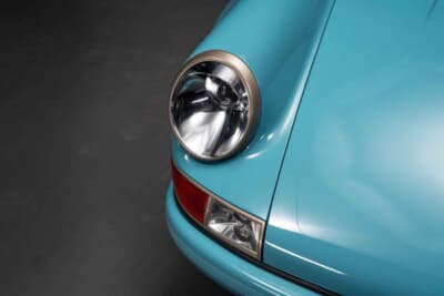 107万3750ドル（邦貨換算約1億6643万円）で落札されたポルシェ「911 リイマジンド バイ シンガー」（C）Courtesy of RM Sotheby's