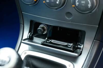 3万2000ポンド〜3万8000ポンド(邦貨換算約674万円〜801万円)で現在も販売中のスバル「インプレッサ WRX STI」(C)iconicauctioneers