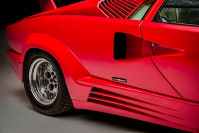 57万8750ドル(邦貨換算約8947万円)で落札されたランボルギーニ「カウンタック25thアニバーサリー」(C)Courtesy of RM Sotheby's