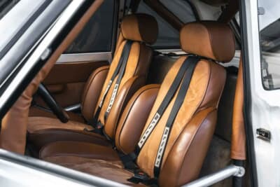 8万8875英ポンド（邦貨換算約1850万円）で現在も販売中のルノー「5ターボ2」（C）iconicauctioneers