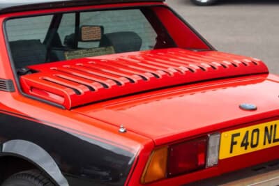 8100英ポンド（邦貨換算約170万円で落札されたベルトーネ「X1/9」（C）iconicauctioneers