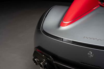 253万6250ドル(邦貨換算約3億9210万円)で落札されたフェラーリ「モンツァSP2」(C)Courtesy of RM Sotheby's