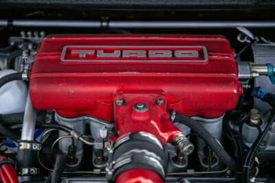 8万5000ポンド～9万5000ポンド（邦貨換算約1770万円〜1980万円）で現在も販売中のフェラーリ「208GTBターボ」（C）iconicauctioneers