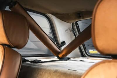 8万8875英ポンド（邦貨換算約1850万円）で現在も販売中のルノー「5ターボ2」（C）iconicauctioneers