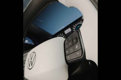 フォルクスワーゲンID.Polo：きっちりと整理されたボタンフィールドを採用した新設計のマルチファンクションステアリングホイール