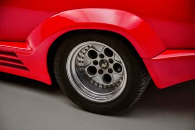 57万8750ドル(邦貨換算約8947万円)で落札されたランボルギーニ「カウンタック25thアニバーサリー」(C)Courtesy of RM Sotheby's