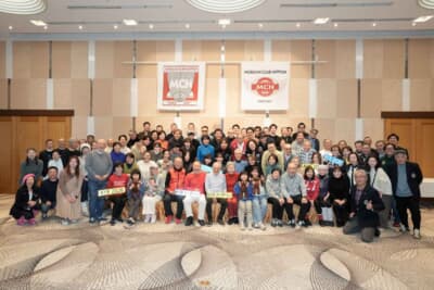 エントラントとスタッフ全員での記念撮影が、NYR 2026を締めくくった