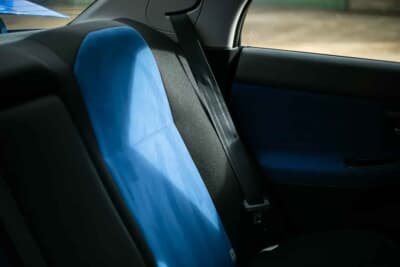 3万2000ポンド〜3万8000ポンド(邦貨換算約674万円〜801万円)で現在も販売中のスバル「インプレッサ WRX STI」(C)iconicauctioneers