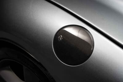 253万6250ドル(邦貨換算約3億9210万円)で落札されたフェラーリ「モンツァSP2」(C)Courtesy of RM Sotheby's