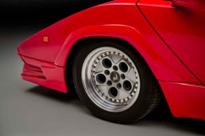 57万8750ドル(邦貨換算約8947万円)で落札されたランボルギーニ「カウンタック25thアニバーサリー」(C)Courtesy of RM Sotheby's