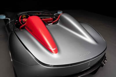 253万6250ドル(邦貨換算約3億9210万円)で落札されたフェラーリ「モンツァSP2」(C)Courtesy of RM Sotheby's