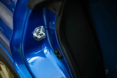 3万2000ポンド〜3万8000ポンド(邦貨換算約674万円〜801万円)で現在も販売中のスバル「インプレッサ WRX STI」(C)iconicauctioneers