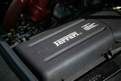 8万5000ポンド～9万5000ポンド（邦貨換算約1770万円〜1980万円）で現在も販売中のフェラーリ「208GTBターボ」（C）iconicauctioneers