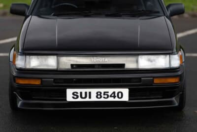 3万5000ポンド〜4万5000ポンド（約740万円〜約950万円）で現在も販売中のトヨタ「カローラ レビン」（C）iconicauctioneers