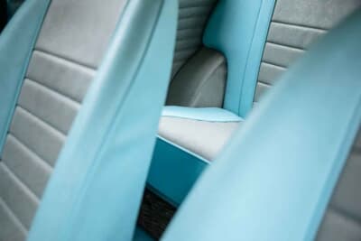 1万7438英ポンド（邦貨換算約362万円）で落札されたオースティン「ミニ クーパー マークII」（C）iconicauctioneers