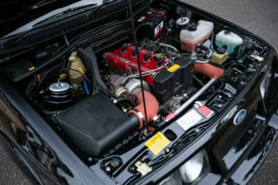 7万5000ポンド〜9万5000ポンド(邦貨換算約1580万円〜約2000万円)で現在も販売中のフォード「シエラRS500」(C)iconicauctioneers