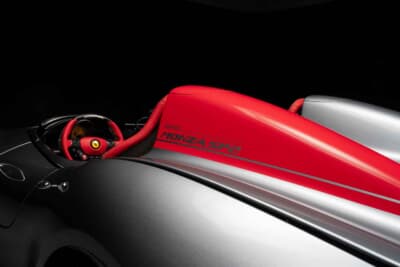 253万6250ドル(邦貨換算約3億9210万円)で落札されたフェラーリ「モンツァSP2」(C)Courtesy of RM Sotheby's