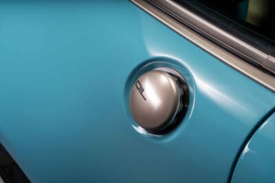 107万3750ドル（邦貨換算約1億6643万円）で落札されたポルシェ「911 リイマジンド バイ シンガー」（C）Courtesy of RM Sotheby's