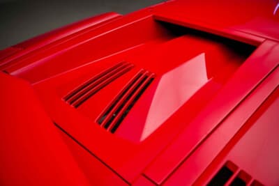 57万8750ドル(邦貨換算約8947万円)で落札されたランボルギーニ「カウンタック25thアニバーサリー」(C)Courtesy of RM Sotheby's