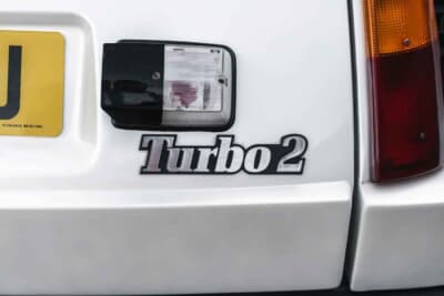 8万8875英ポンド（邦貨換算約1850万円）で現在も販売中のルノー「5ターボ2」（C）iconicauctioneers