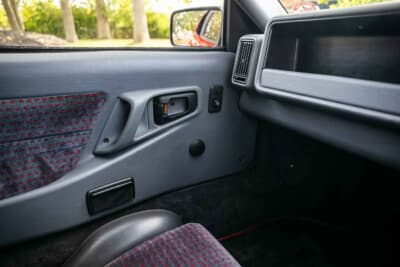 38万2500ポンド(邦貨換算約7726万円)で落札したフォード「RS200S」(C)iconicauctioneers