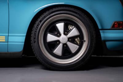 107万3750ドル（邦貨換算約1億6643万円）で落札されたポルシェ「911 リイマジンド バイ シンガー」（C）Courtesy of RM Sotheby's