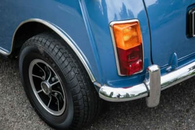 1万7438英ポンド（邦貨換算約362万円）で落札されたオースティン「ミニ クーパー マークII」（C）iconicauctioneers