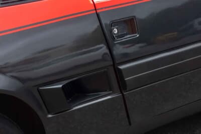 8100英ポンド（邦貨換算約170万円で落札されたベルトーネ「X1/9」（C）iconicauctioneers