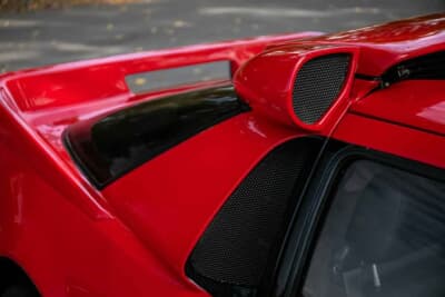 38万2500ポンド(邦貨換算約7726万円)で落札したフォード「RS200S」(C)iconicauctioneers