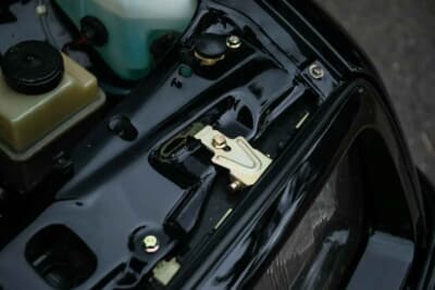 7万5000ポンド〜9万5000ポンド(邦貨換算約1580万円〜約2000万円)で現在も販売中のフォード「シエラRS500」(C)iconicauctioneers