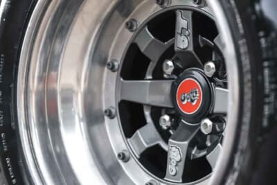 8万8875英ポンド（邦貨換算約1850万円）で現在も販売中のルノー「5ターボ2」（C）iconicauctioneers