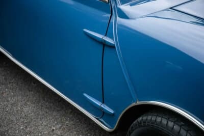 1万7438英ポンド（邦貨換算約362万円）で落札されたオースティン「ミニ クーパー マークII」（C）iconicauctioneers