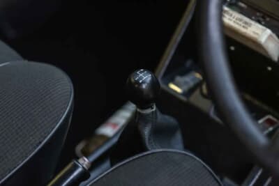 価格非公開で落札されたフォード「エスコート Mk Iメキシコ」（C）iconicauctioneers